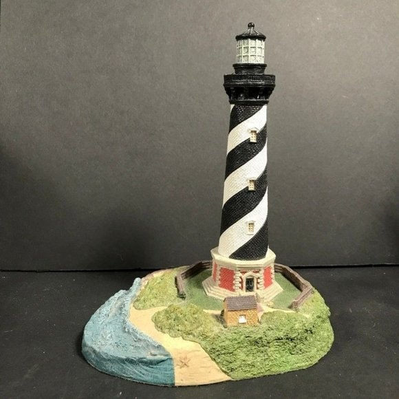 Vintage Cape Hatteras Lighthouse sculpture, resin Harbour lights Lighthouse figu - Picture 3 of 9